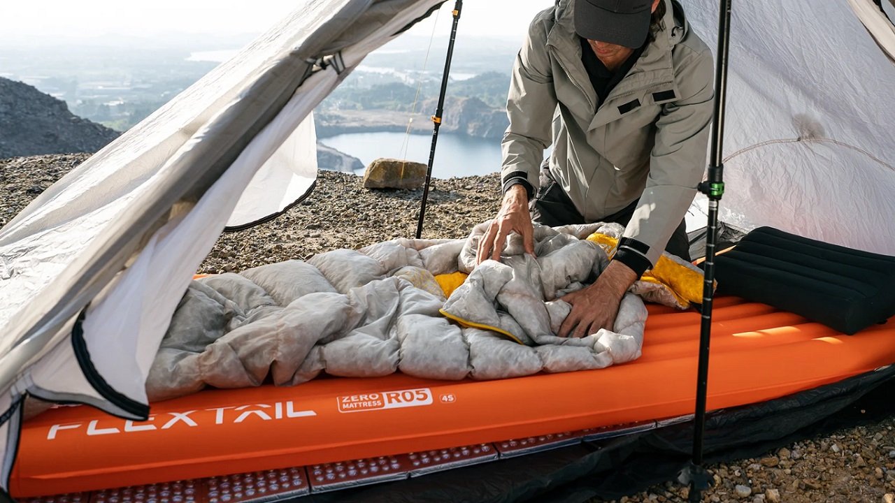 Outdoor Essentials: Heat Resistance and Durability in Sleeping Pad Materials