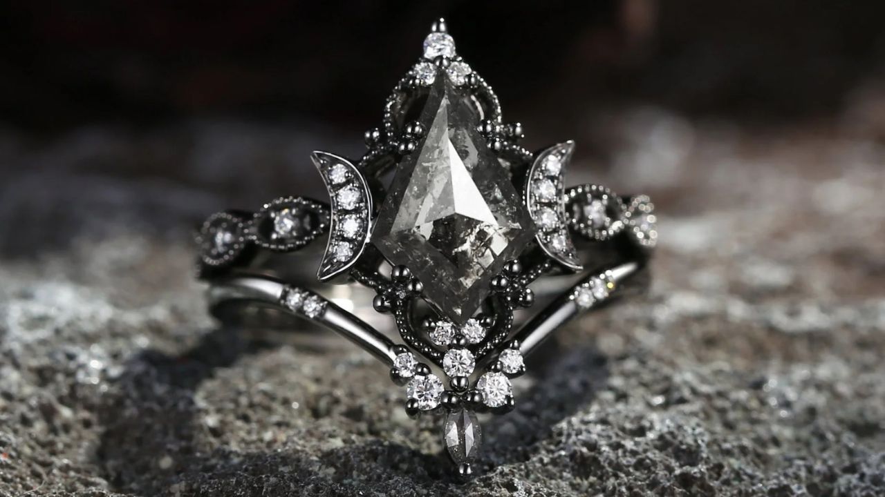 Reasons to Fall in Love with Salt and Pepper Diamond Engagement Rings